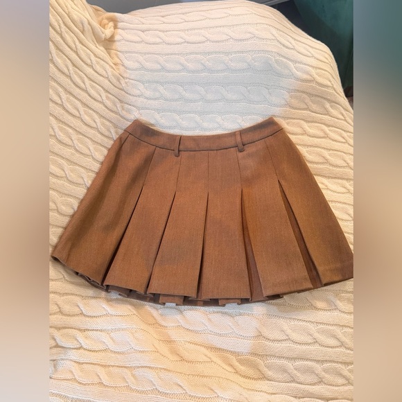 Reformation Brynlee Two Piece In Camel, brand new, never worn, No flaws. - Picture 12 of 16